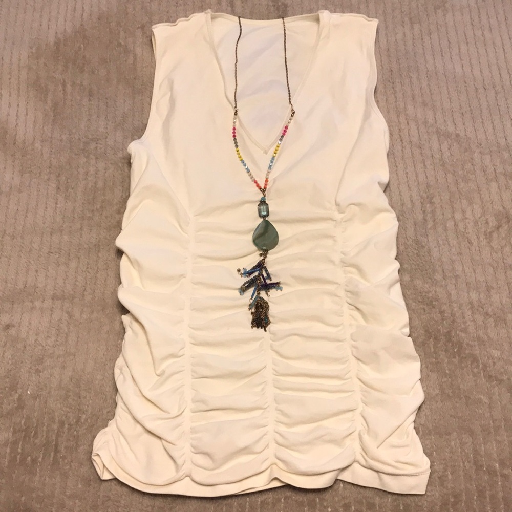 Cream color tank top. V neck, so stylish MERONA L